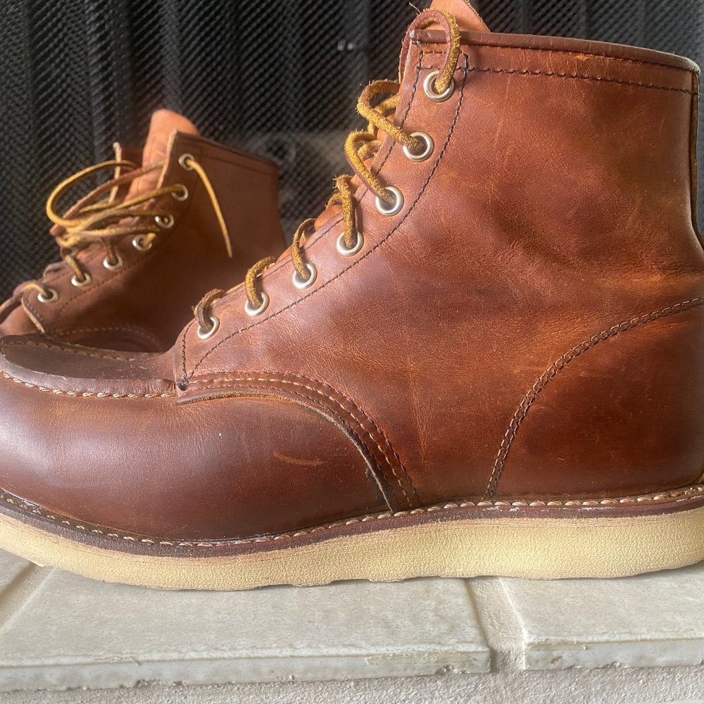 RED WING SHOES, Size 10.5, Men's Heritage 4575 Classic Moc Toe Boot
